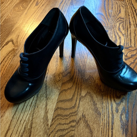 Moschino Cheap and Chic Black Leather Lace-Up Ankle Booties Heel Size: 37 - Y2K